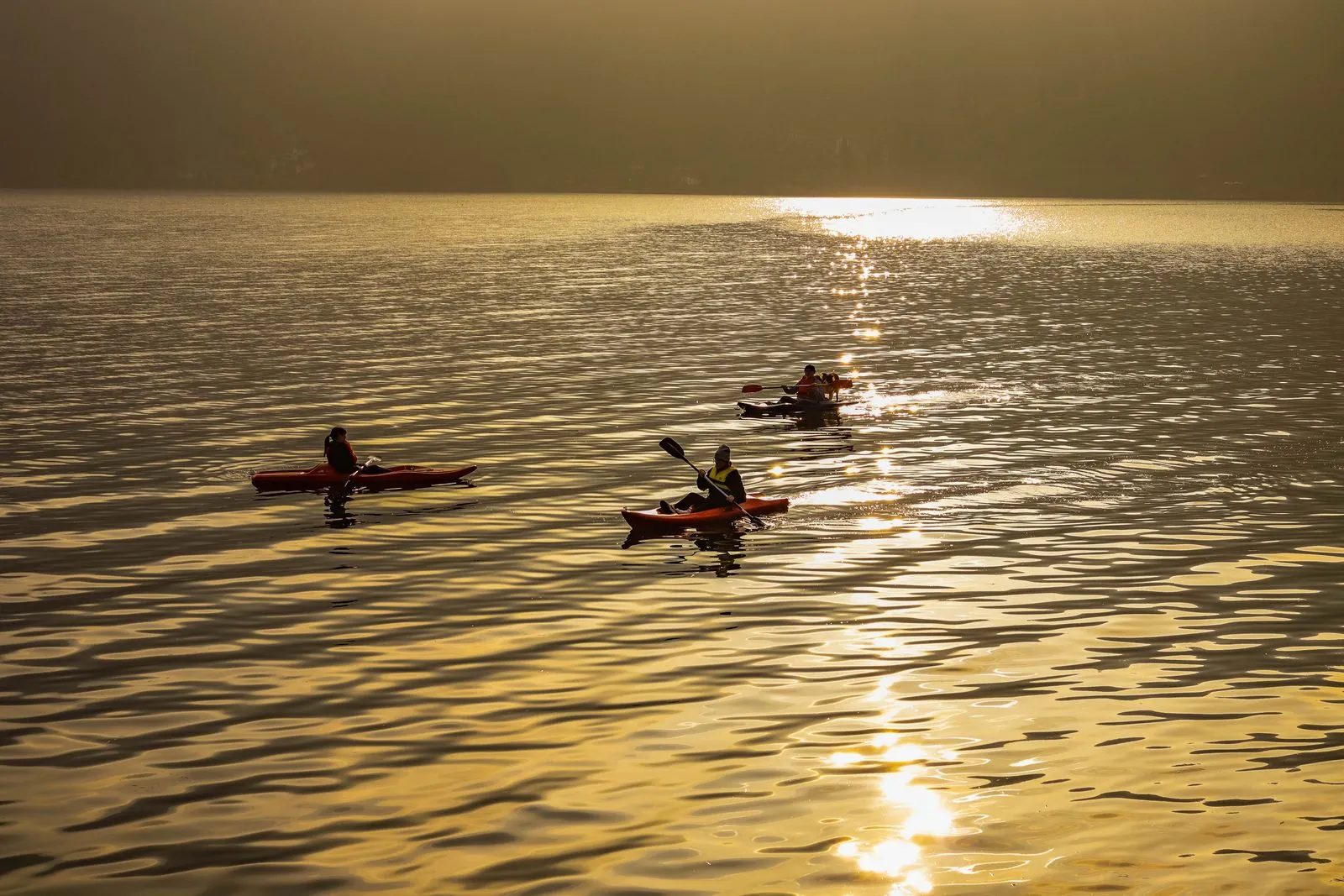 Avontuurlijk kanoën op het Plastira meer