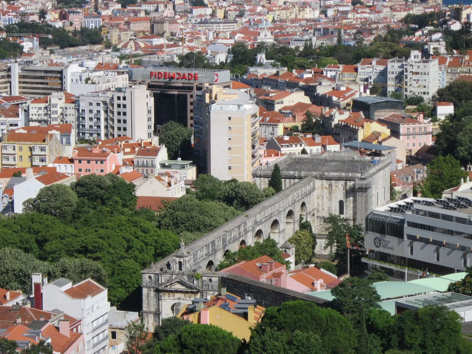 Naar het Romeinse aquaduct van São Sebastião
