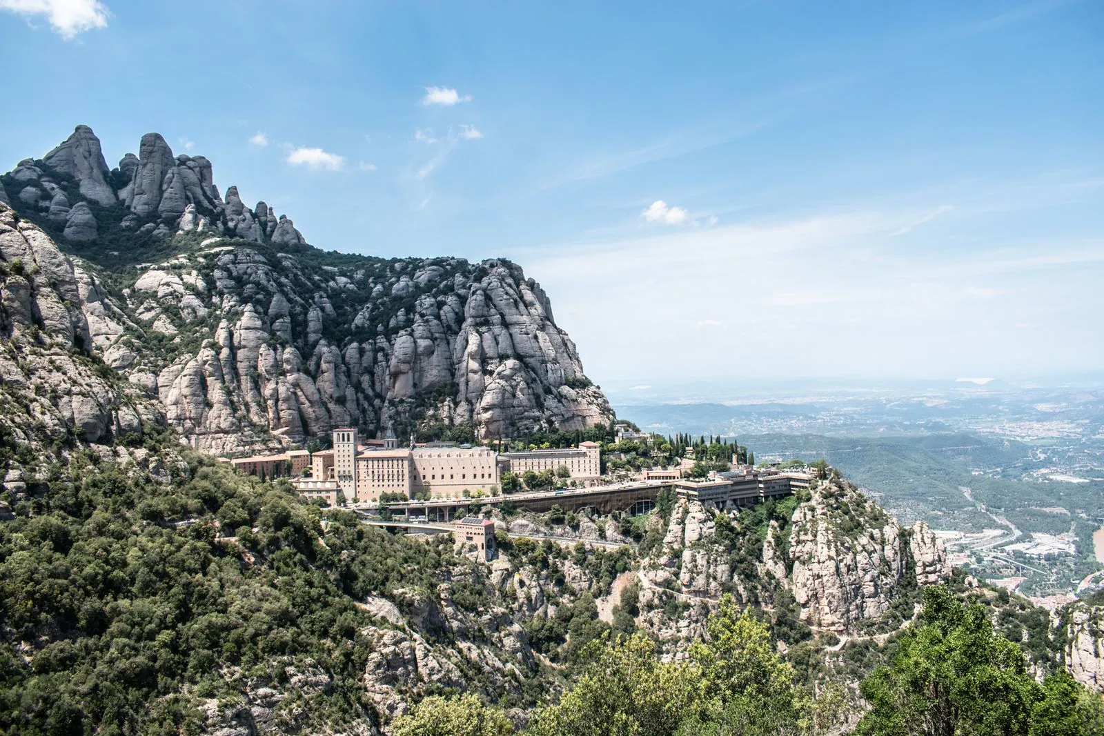 Het klooster van Montserrat en het  uitzicht