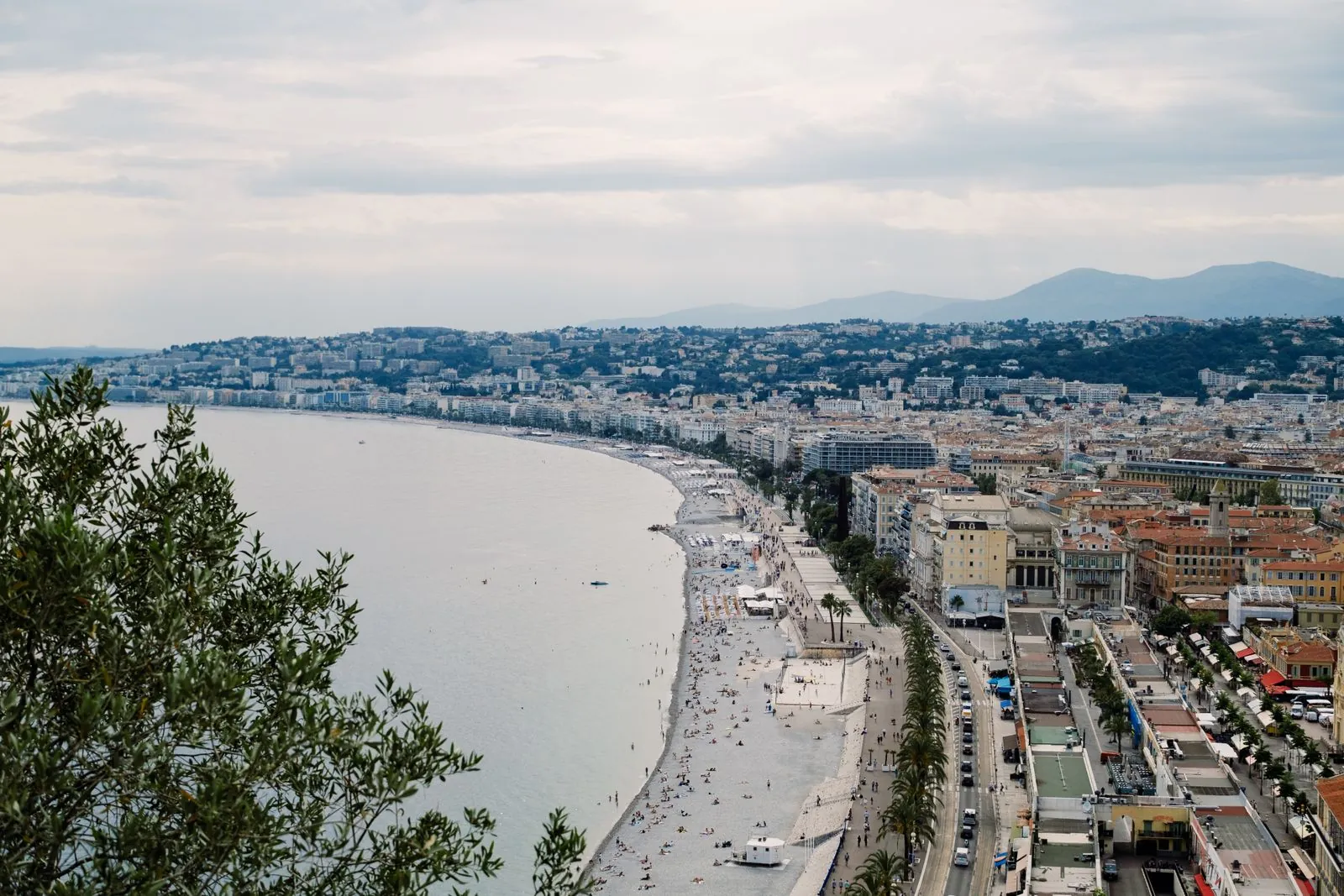 Fietsen langs zee in Nice met stops voor uitzicht