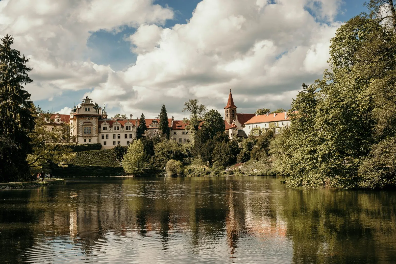Botanische tuin en arboretum Zlín: wat kun je zien?